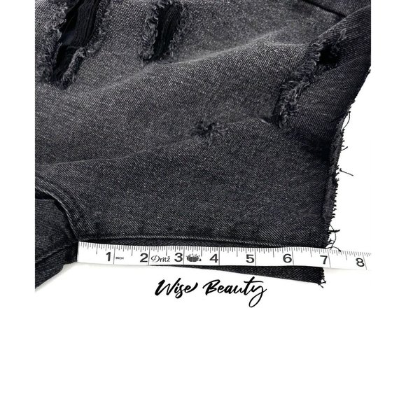 No Boundaries Womens High Rise Boyfriend Shorts Size 5 Black Distressed Denim - Picture 8 of 9